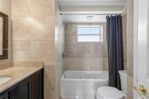 Condominio en venta en Miami, Florida, 1 dormitorio, 81.1 m2 № 2001540 - foto 30