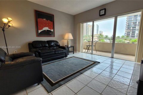 Copropriété à louer à Hallandale Beach, Floride: 1 chambre, 80.82 m2 № 1929896 - photo 16