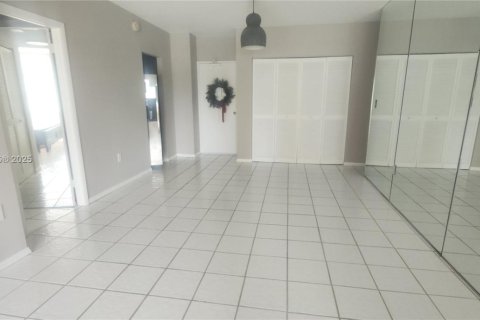 Copropriété à louer à Hallandale Beach, Floride: 1 chambre, 80.82 m2 № 1929896 - photo 5