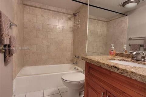 Copropriété à louer à Hallandale Beach, Floride: 1 chambre, 80.82 m2 № 1929896 - photo 8