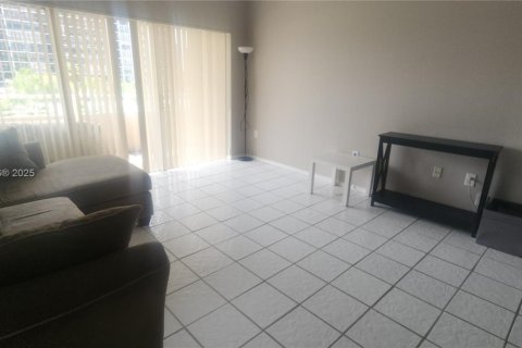 Copropriété à louer à Hallandale Beach, Floride: 1 chambre, 80.82 m2 № 1929896 - photo 3