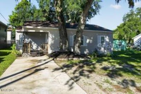 Casa en Holly Hill, Florida 2 dormitorios, 79.52 m2 № 2360929