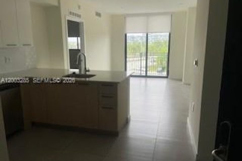 Снять в аренду виллу или дом в Норт-Майами-Бич, Флорида 2 спальни, № 2066774 - фото 5
