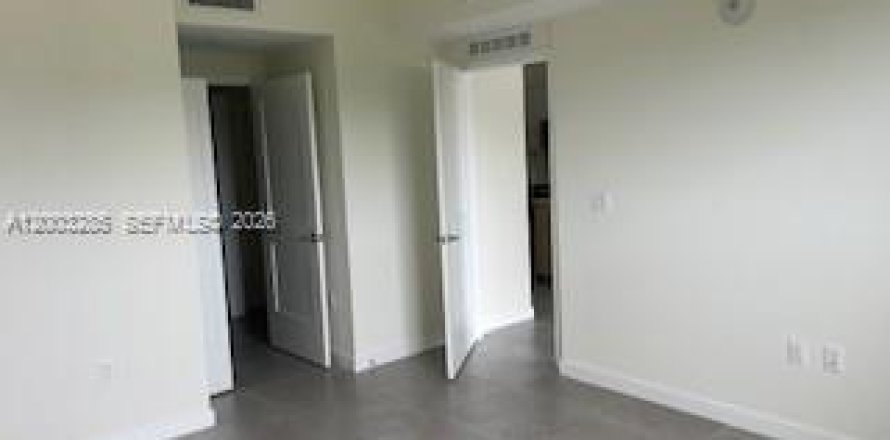 Дом в Норт-Майами-Бич, Флорида 2 спальни № 2066774