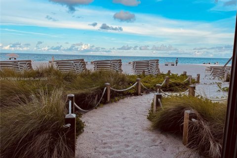 Купить кондоминиум в Санни-Айлс-Бич, Флорида № 2014356 - фото 13