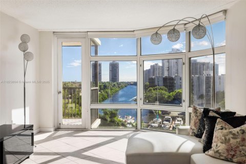 Apartamento en alquiler en Aventura, Florida, 2 dormitorios, 116.13 m2 № 1961480 - foto 14