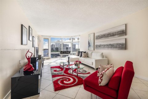 Apartamento en alquiler en Aventura, Florida, 2 dormitorios, 116.13 m2 № 1961480 - foto 13