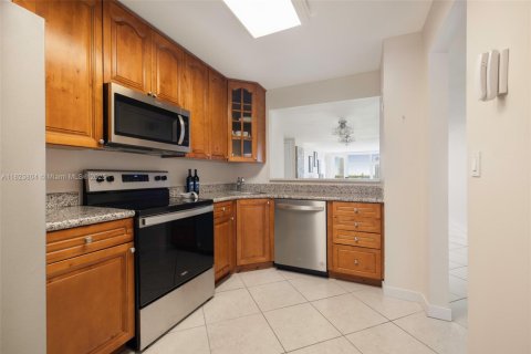 Apartamento en alquiler en Aventura, Florida, 2 dormitorios, 116.13 m2 № 1961480 - foto 7