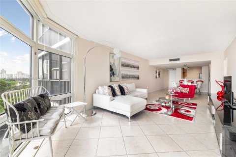 Apartamento en alquiler en Aventura, Florida, 2 dormitorios, 116.13 m2 № 1961480 - foto 16
