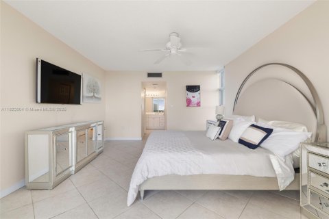 Apartamento en alquiler en Aventura, Florida, 2 dormitorios, 116.13 m2 № 1961480 - foto 20