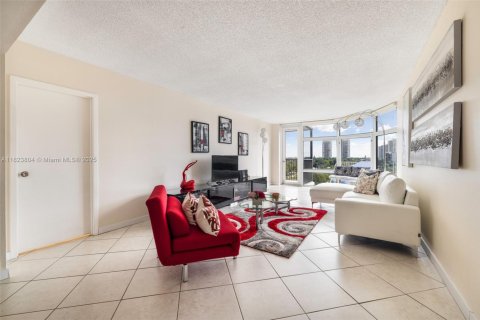 Apartamento en alquiler en Aventura, Florida, 2 dormitorios, 116.13 m2 № 1961480 - foto 11
