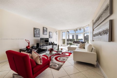 Apartamento en alquiler en Aventura, Florida, 2 dormitorios, 116.13 m2 № 1961480 - foto 12