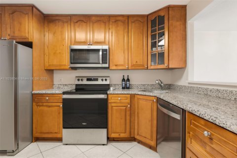 Apartamento en alquiler en Aventura, Florida, 2 dormitorios, 116.13 m2 № 1961480 - foto 9