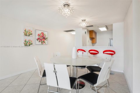 Apartamento en alquiler en Aventura, Florida, 2 dormitorios, 116.13 m2 № 1961480 - foto 6