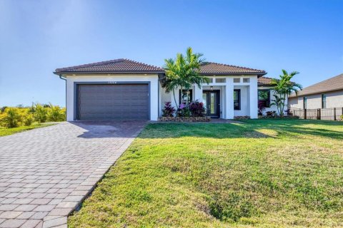 Casa en Port Charlotte, Florida 3 dormitorios, 195.56 m2 № 2112867