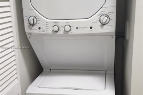 Appartement à louer à Doral, Floride: 2 chambres, 84.54 m2 № 1781576 - photo 3