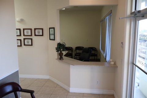 Commercial property in Port Charlotte, Florida 521.18 sq.m. № 2121949 - photo 15