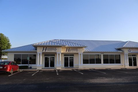 Commercial property in Port Charlotte, Florida 521.18 sq.m. № 2121949 - photo 9