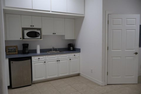 Commercial property in Port Charlotte, Florida 521.18 sq.m. № 2121949 - photo 26