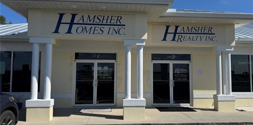 Commercial property in Port Charlotte, Florida 521.18 sq.m. № 2121949