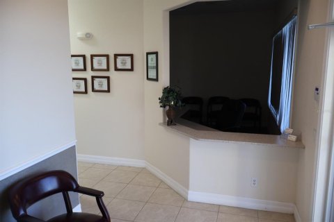 Commercial property in Port Charlotte, Florida 521.18 sq.m. № 2121949 - photo 14