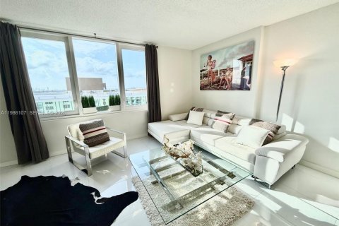 Кондоминиум с 1 спальней в Майами-Бич, Флорида № 2049624