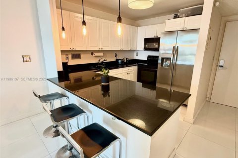 Купить кондоминиум в Майами-Бич, Флорида 1 спальня, 70.61м2, № 2049624 - фото 10