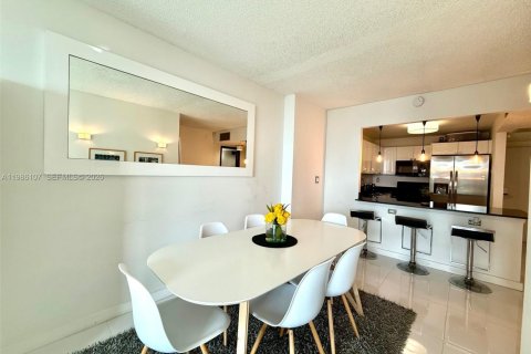 Купить кондоминиум в Майами-Бич, Флорида 1 спальня, 70.61м2, № 2049624 - фото 8