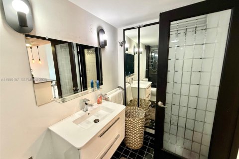 Купить кондоминиум в Майами-Бич, Флорида 1 спальня, 70.61м2, № 2049624 - фото 16