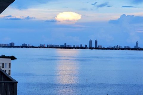 Copropriété à vendre à Miami, Floride: 2 chambres, 114.18 m2 № 2146693 - photo 7