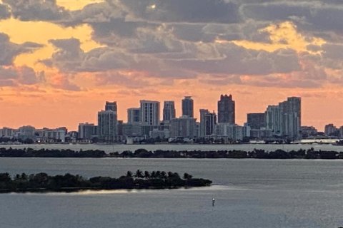Copropriété à vendre à Miami, Floride: 2 chambres, 114.18 m2 № 2146693 - photo 5