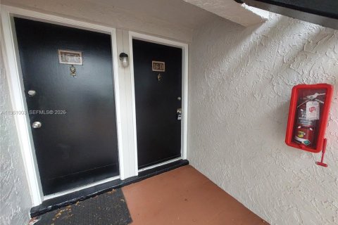 Снять в аренду кондоминиум в Тамарак, Флорида 3 спальни, 108.42м2, № 2022015 - фото 13