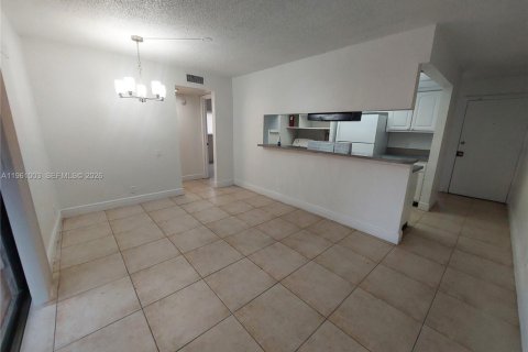 Снять в аренду кондоминиум в Тамарак, Флорида 3 спальни, 108.42м2, № 2022015 - фото 3