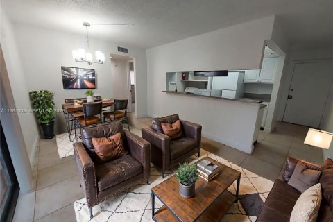 Снять в аренду кондоминиум в Тамарак, Флорида 3 спальни, 108.42м2, № 2022015 - фото 2