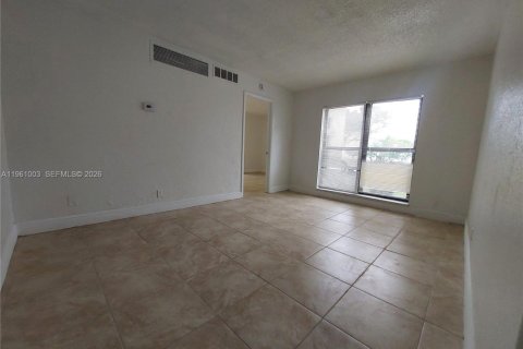 Снять в аренду кондоминиум в Тамарак, Флорида 3 спальни, 108.42м2, № 2022015 - фото 9