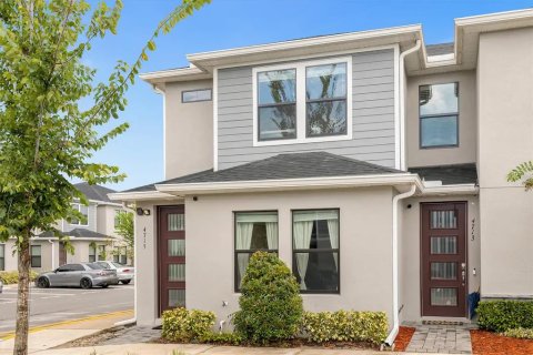 Adosado en venta en Kissimmee, Florida, 4 dormitorios, 159.88 m2 № 1424169 - foto 1