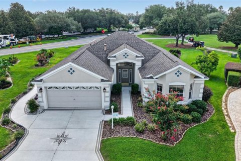 House in The Villages, Florida 3 bedrooms, 185.8 sq.m. № 2230499