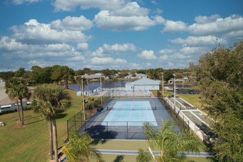 Condo in St. Lucie, Florida, 2 bedrooms № 2147100 - photo 14