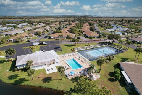 Condo in St. Lucie, Florida, 2 bedrooms № 2147100 - photo 15