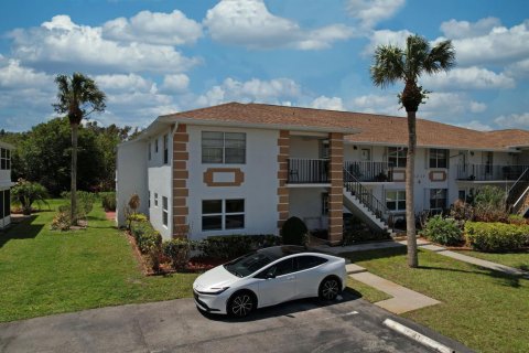 Condo in St. Lucie, Florida, 2 bedrooms № 2147100 - photo 5