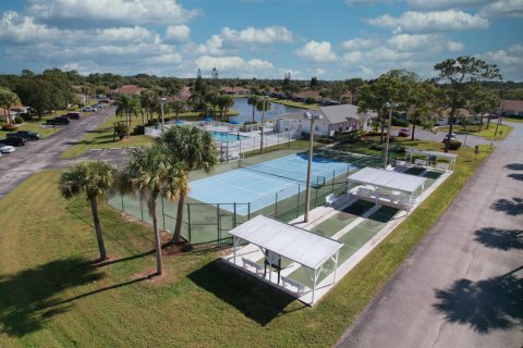 Condo in St. Lucie, Florida, 2 bedrooms № 2147100 - photo 17