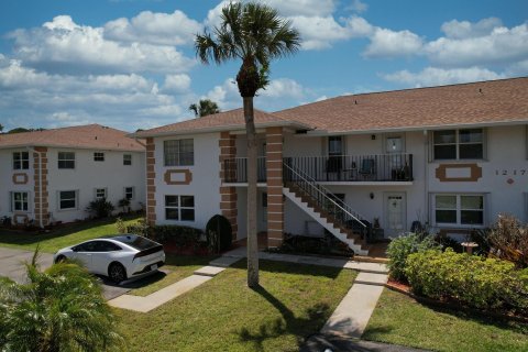 Condo in St. Lucie, Florida, 2 bedrooms № 2147100 - photo 3