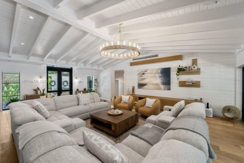 Villa ou maison à vendre à Miami, Floride: 7 chambres № 2077395 - photo 7
