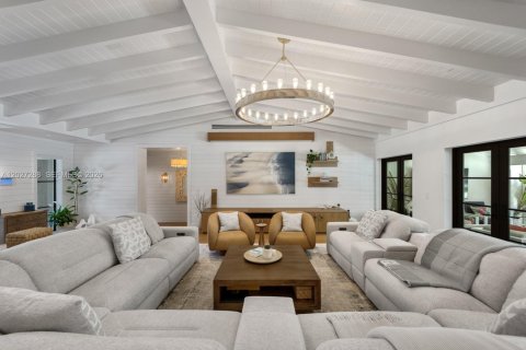 Villa ou maison à vendre à Miami, Floride: 7 chambres № 2077395 - photo 5