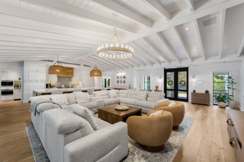 Villa ou maison à vendre à Miami, Floride: 7 chambres № 2077395 - photo 4