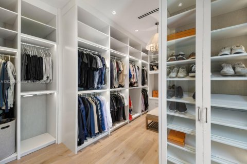 Villa ou maison à vendre à Miami, Floride: 7 chambres № 2077395 - photo 24