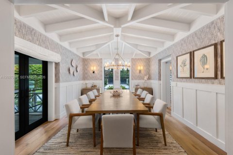 Villa ou maison à vendre à Miami, Floride: 7 chambres № 2077395 - photo 13