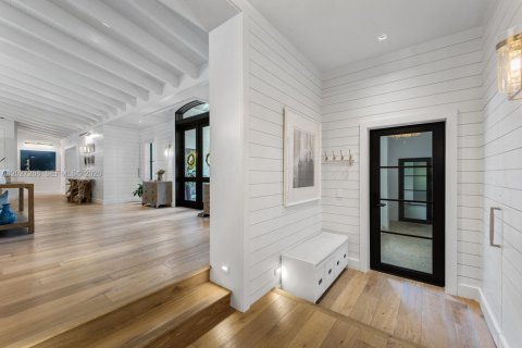 Villa ou maison à vendre à Miami, Floride: 7 chambres № 2077395 - photo 18