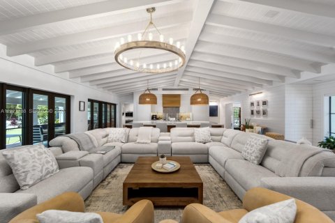 Villa ou maison à vendre à Miami, Floride: 7 chambres № 2077395 - photo 3