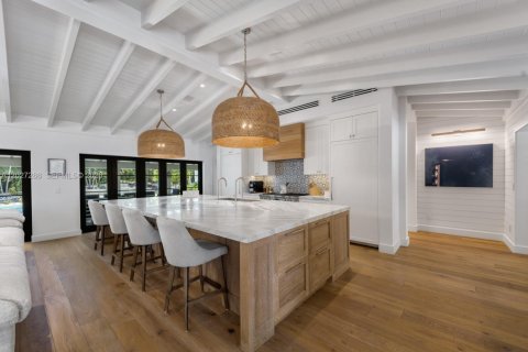 Villa ou maison à vendre à Miami, Floride: 7 chambres № 2077395 - photo 8